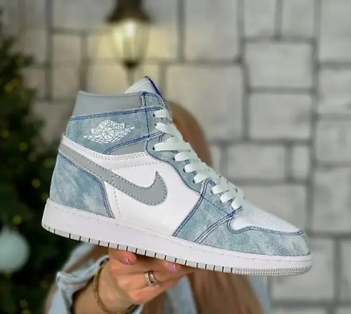 Nike Air Jordan 1 Retro High OG Hyper Royal